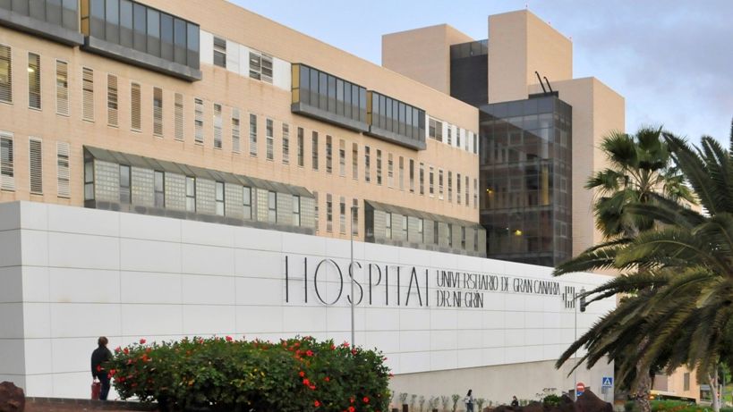 El Hospital Doctor Negrín refuerza el papel de los familiares en la recuperación del paciente crítico con estimulación neurocognitiva