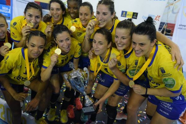 23-24. El Rocasa Gran Canaria suma su segundo título continental, la Copa EHF, que ya ganó en 2016