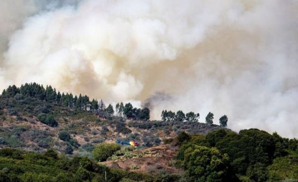 INCENDIO ACTUALIZACIÓN. Nueve carreteras de Gran Canaria cerradas por el incendio forestal