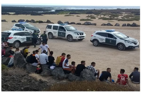Interceptados 28 inmigrantes de una patera que arribó por sus propios medios a Haría (Lanzarote)