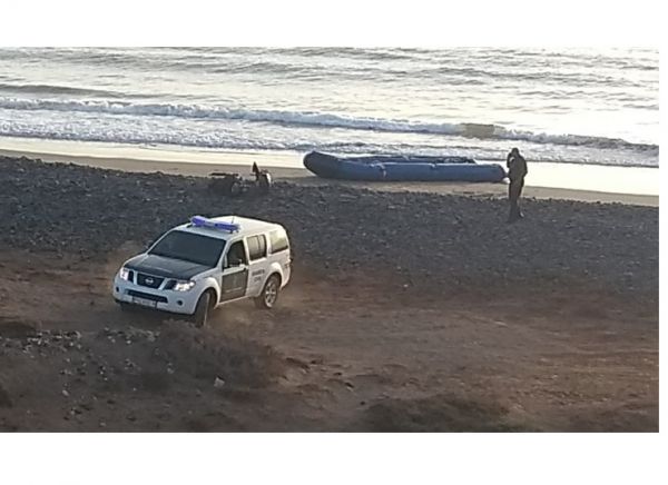 Llegan dos pateras a las costas de Lanzarote y se interceptan a 13 personas