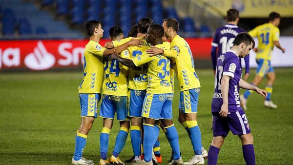 3-2. La UD Las Palmas sobrevive a un 0-2 al descanso y vence al Sporting 3-2