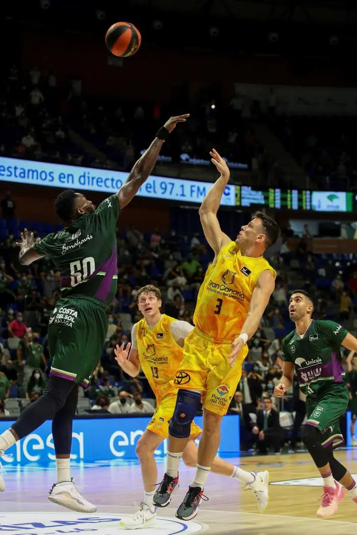 79-80: El Gran Canaria asalta el Carpena sobre la bocina