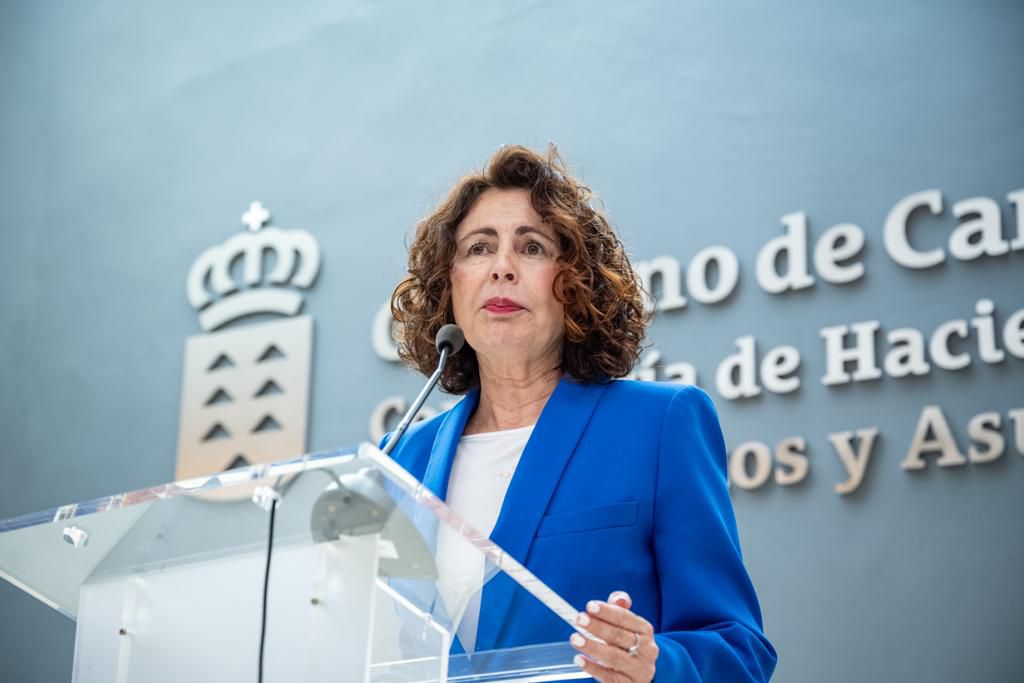 Matilde Asiàn ha garantizado que el IGIC se bajará cuanto antes y tanto el PSOE como NC-BC ven el presupuesto de 2024 como un engaño