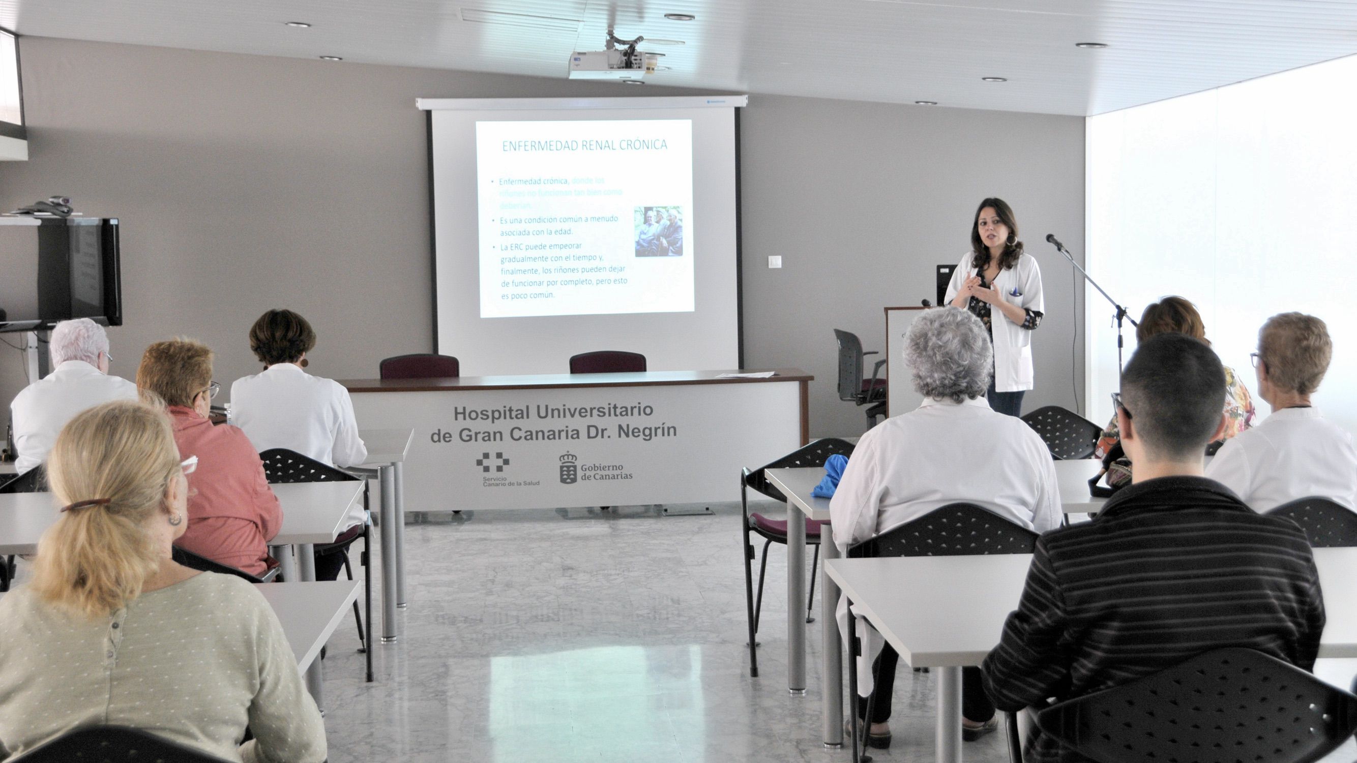 El Hospital Doctor Negrín a través del Aula del Paciente programa más de 40 charlas educativas