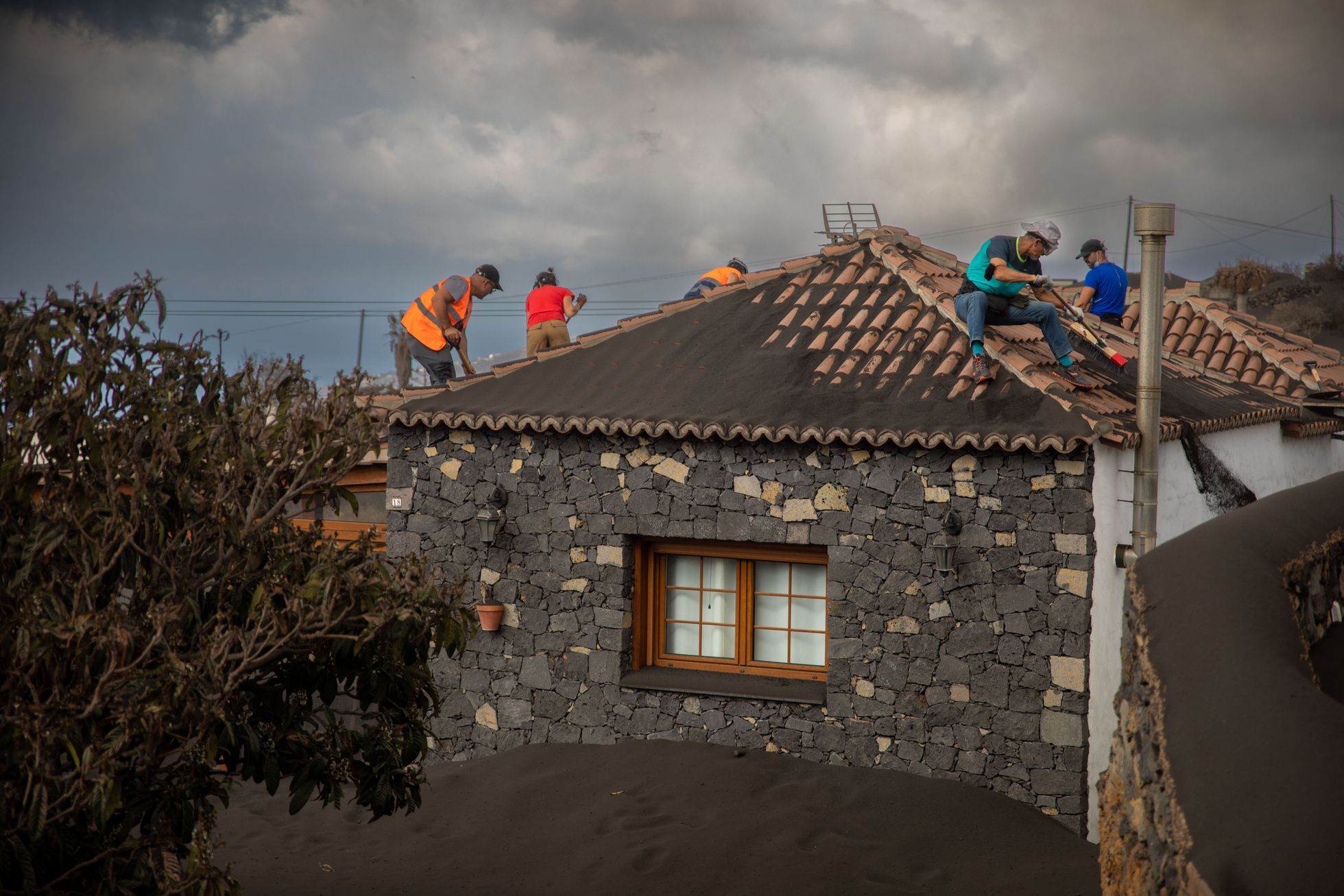 Hallan el cuerpo sin vida de un hombre en el área de exclusión de La Palma