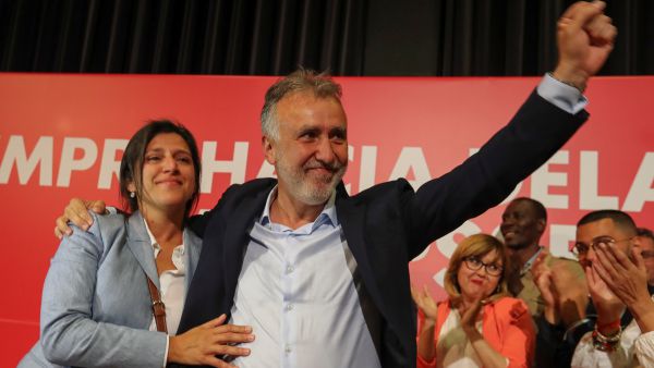 Ángel Víctor Torres (PSOE) afronta a las 12 horas el debate de investidura que desaloja a CC del poder 26 años después