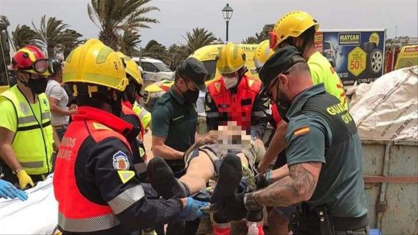 CUATRO HERIDOS GRAVES  tras desplomarse el forjado en el que trabajaban en Teguise