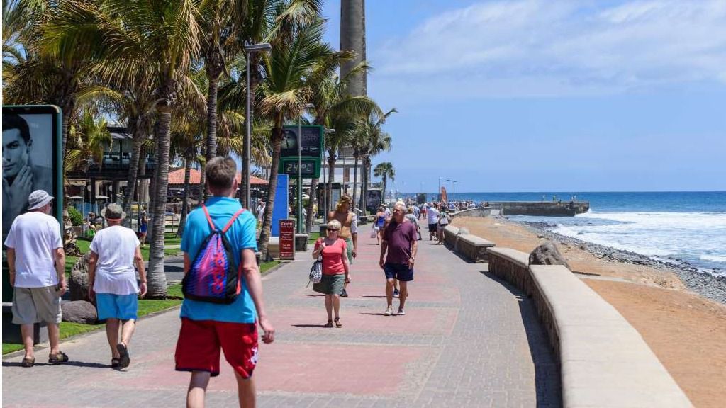 Canarias recibe en agosto más de 574.000 turistas internacionales, un 11,5% del mercado