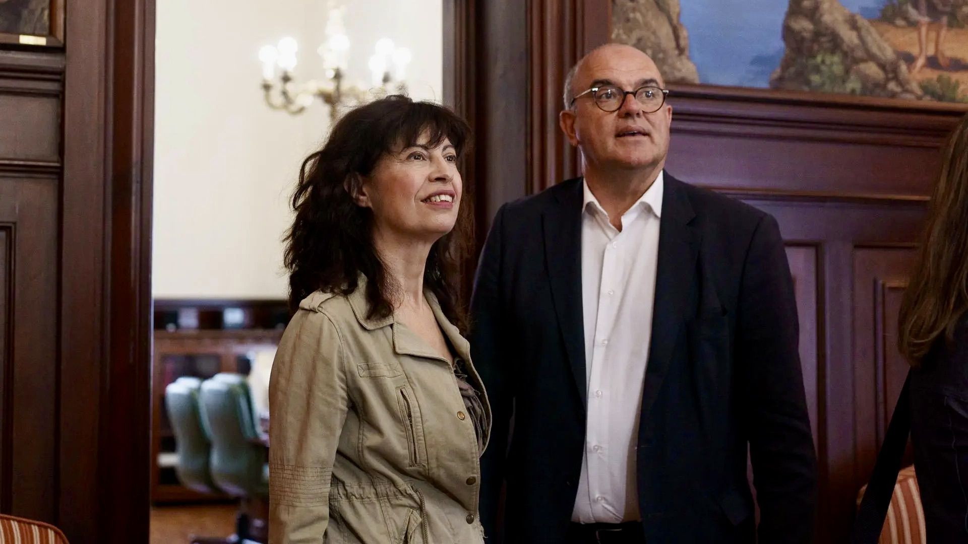 Redondo pide a gobiernos del PP que se aclaren con la acogida de menores y se alejen de Vox