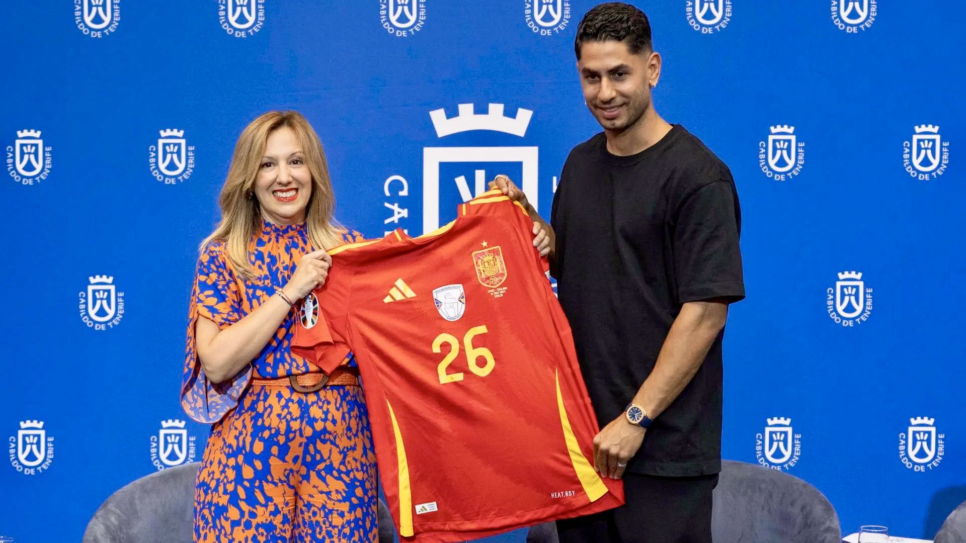 Los futbolistas Ayoze Pérez y Pedri serán Hijos Ilustres de la isla de Tenerife