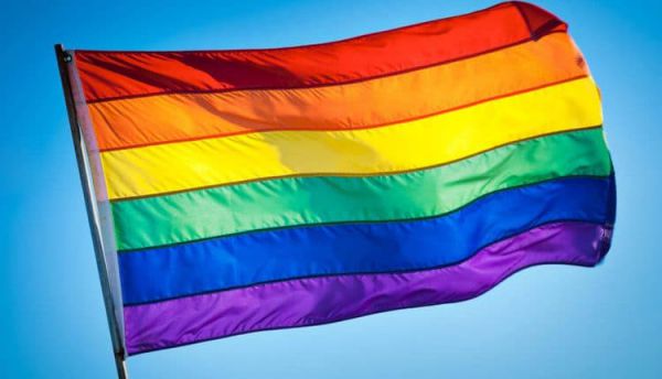 Las Palmas de Gran Canaria iza la bandera multicolor por el Orgullo 2019