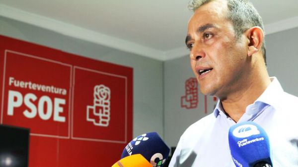 Acosta (PSOE) gana la moción de censura y presidirá Cabildo de Fuerteventura