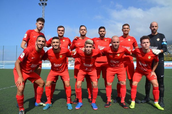 El CD Santa Úrsula recupera el liderato en solitario de la Tercera División