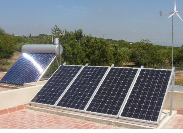Abierto el plazo para pedir ayudas a la instalación de placas fotovoltaicas en viviendas y comunidades de vecinos