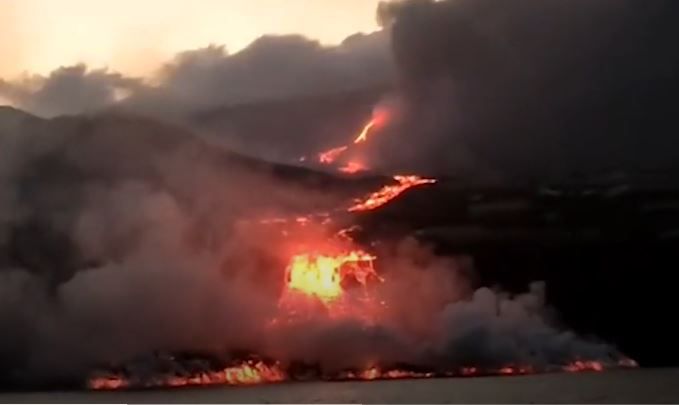 LA LAVA YA LLEGA AL MAR