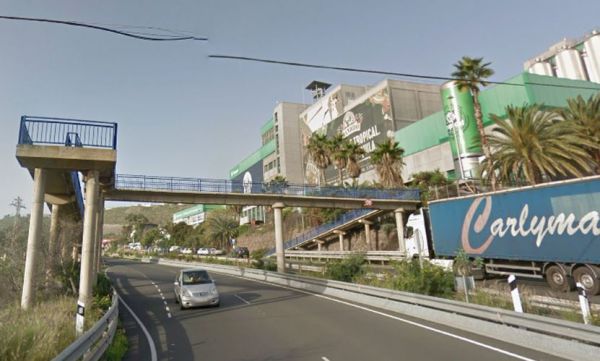 El Cabildo grancanario demolerá la pasarela de la GC-110, en la zona de la fábrica de cervezas 'Tropical', este domingo
