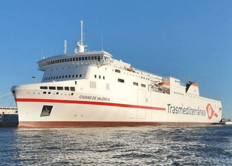Armas-Trasmediterránea obtiene la adjudicación de la línea marítima Canarias-Península