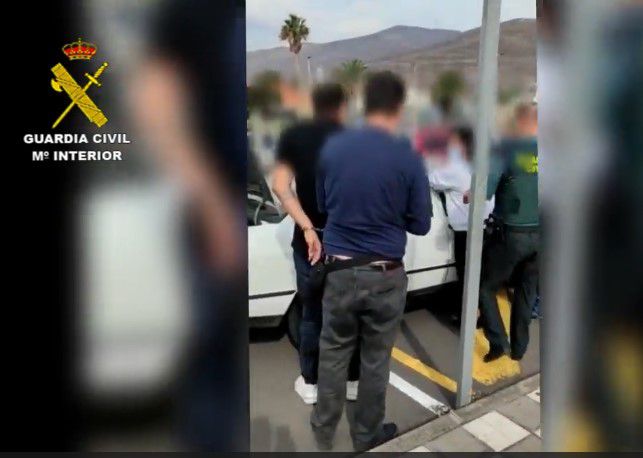 Desarticulan un clan familiar que importaba y vendía armas prohibidas desde Agüimes