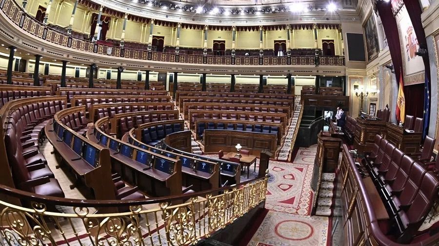El Congreso aprueba el paquete fiscal del Gobierno, con impuestos a la banca y el tabaco