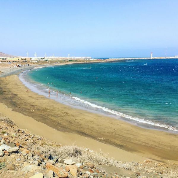 Muere un hombre al caer a una zona de rocas en la Playa de Cueva Laya (Gran Canaria)