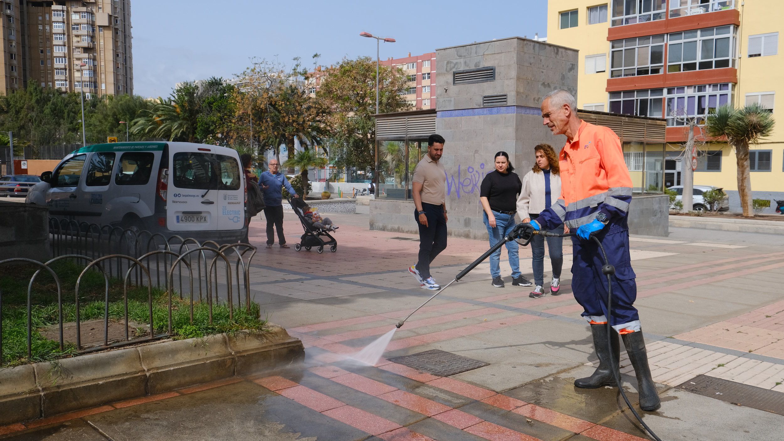 La III fase del plan especial de limpieza y cuidado de zonas verdes comienza en Madera y Corcho