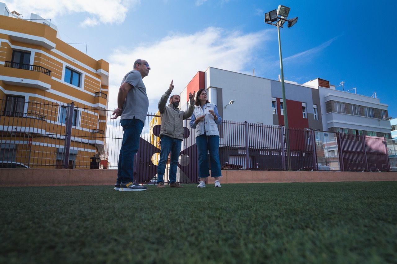 La instalación de una cubierta en el campo de fútbol Jardín de Infancia de La Isleta sale a concurso