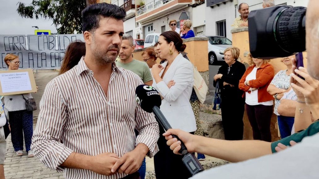 Suárez (CC) pide a Carolina Darias que se reúna con Augusto Hidalgo para solventar de una vez los problemas de movilidad en El Secadero