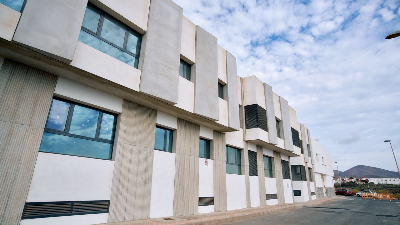 El Gobierno de Canarias entrega las llaves de 16 inmuebles de promoción pública en Ingenio