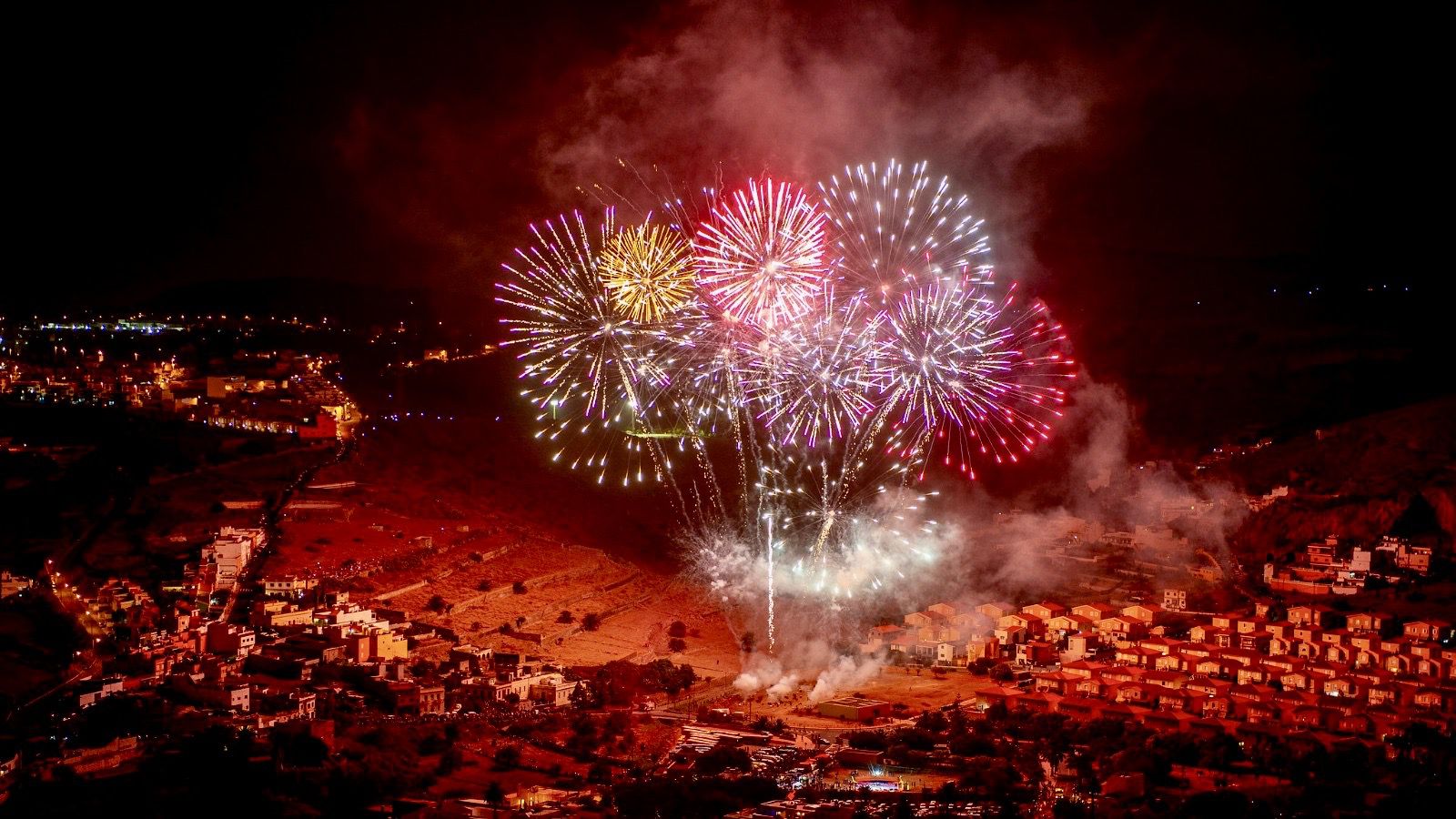 Todo listo para comenzar las Fiestas de San Lorenzo con sus vistosos Fuegos Artificiales