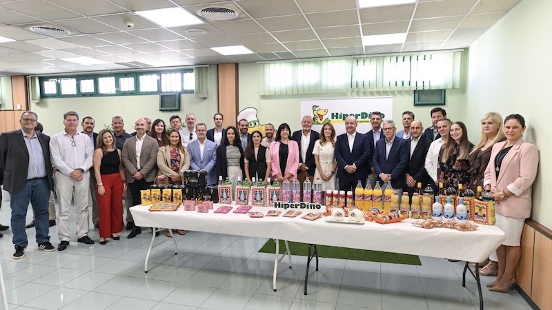HiperDino lanza «Desde Canarias mirando al futuro» un proyecto que aglutina a las empresas canarias y sus productos