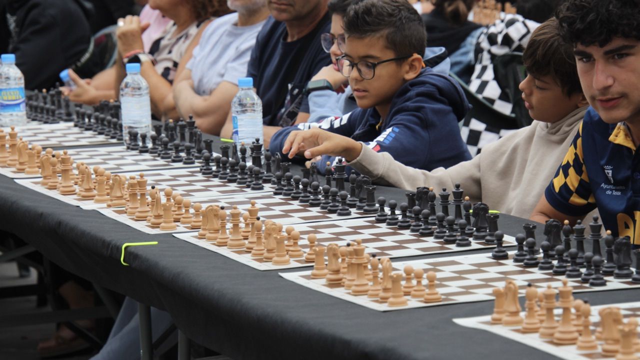 La ciudad reúne a más de 300 ajedrecistas en las Fiestas Fundacionales