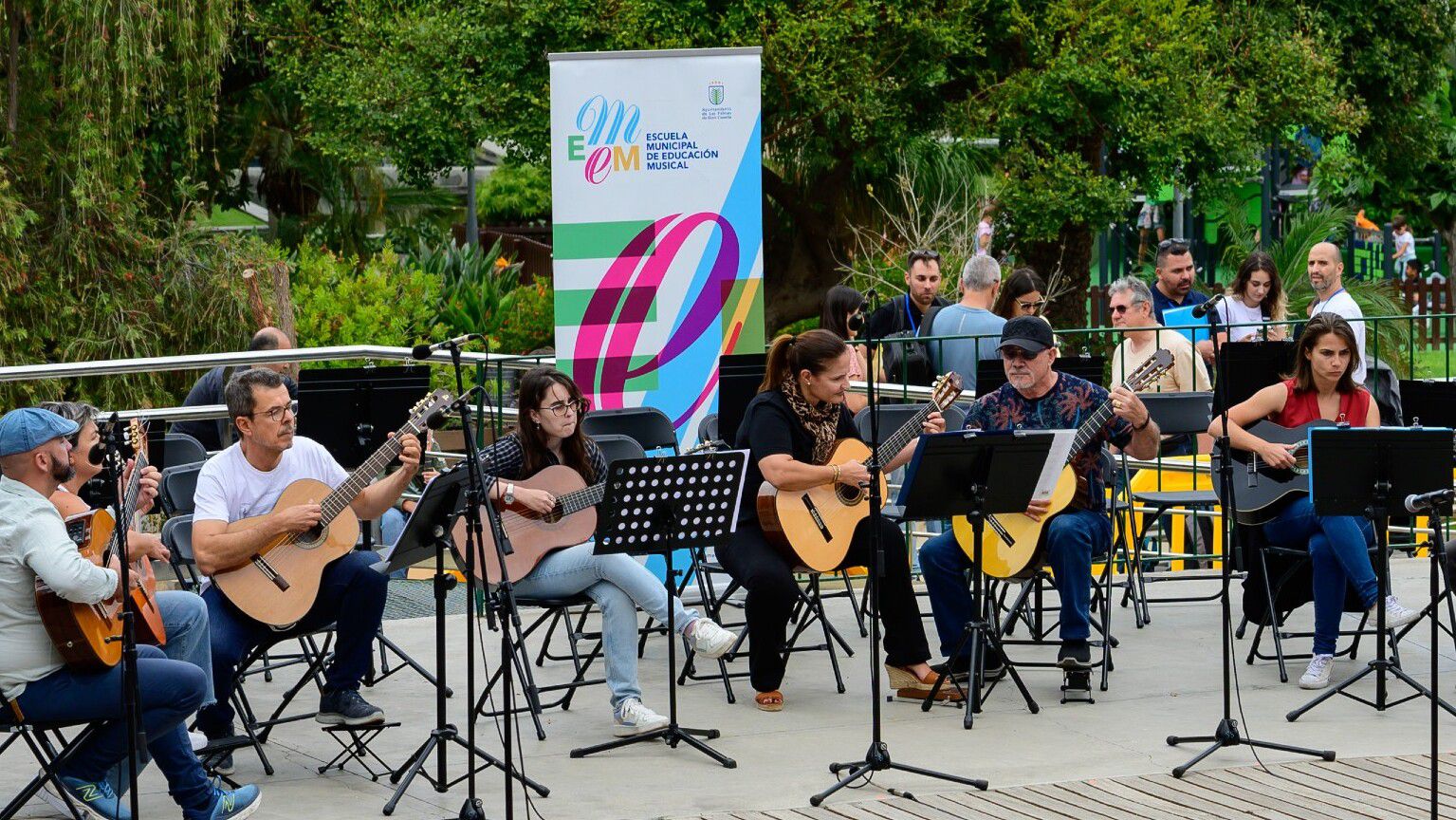 La Escuela Municipal de Educación Musical celebra un concierto de guitarra, canto y percusión
