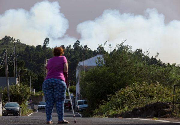 La mitad de los evacuados por el fuego de Gran Canaria ya están en casa