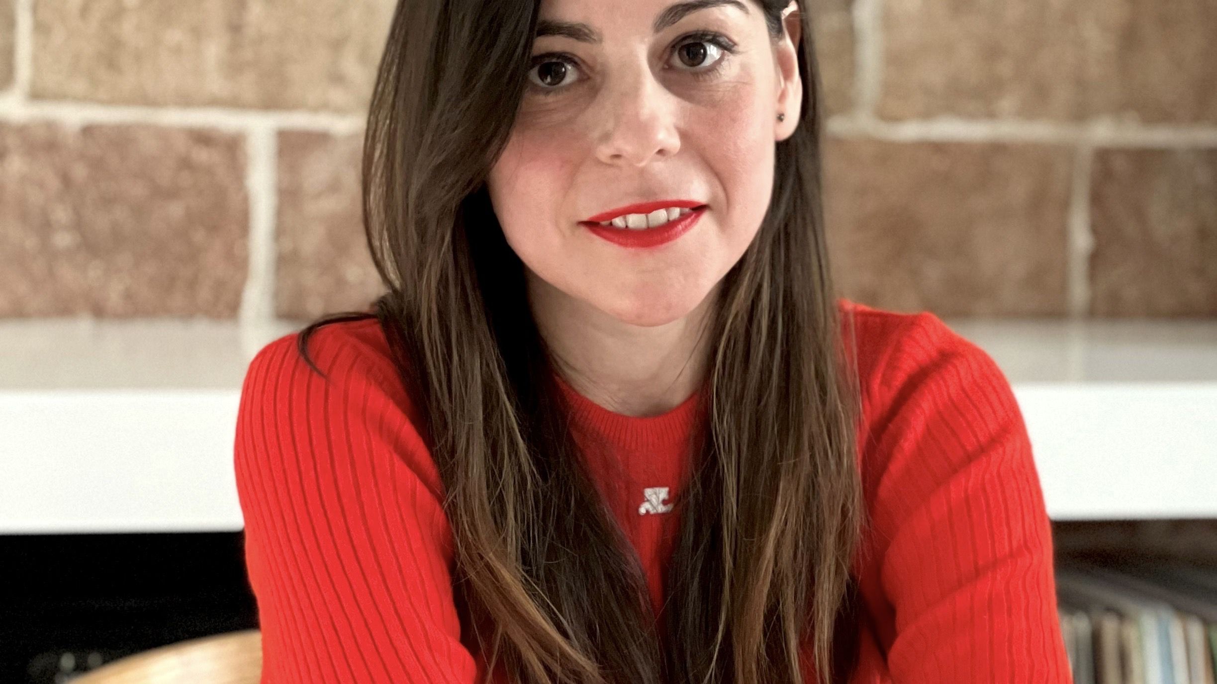 La escritora Begoña Gómez presenta 'Las abandonadoras' en la Biblioteca Insular