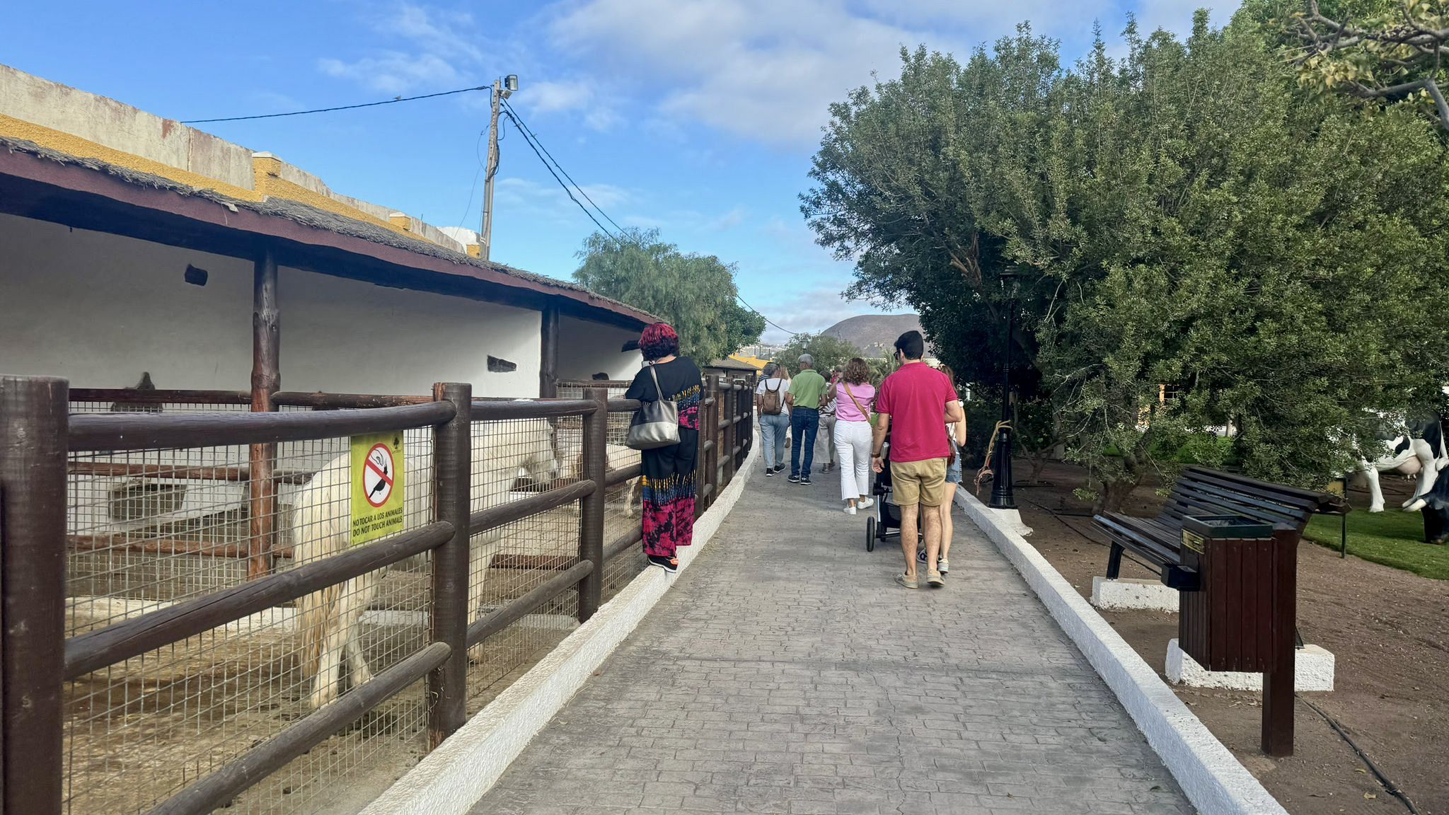 La finca Los Olivos acoge la excursión del Sector Primario en el marco de la celebración del Día de la Mujer Rural
