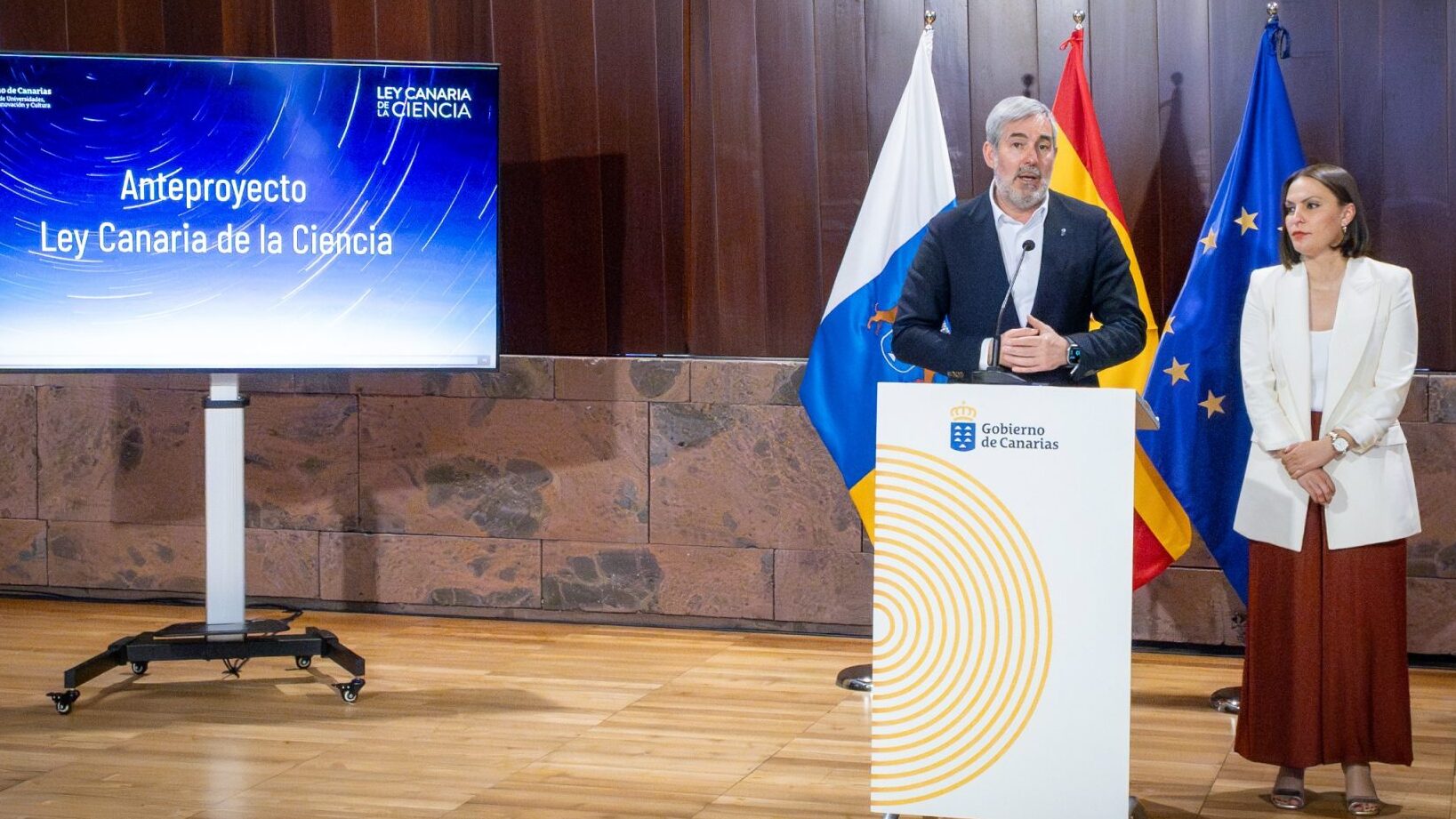 Clavijo asegura que la Ley de la Ciencia permitirá un desarrollo basado en el talento y en el conocimiento