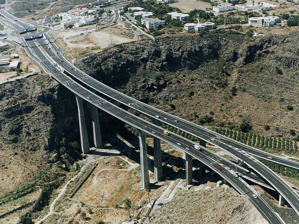 El Cabido abre al tráfico de las guaguas el Viaducto del Guiniguada