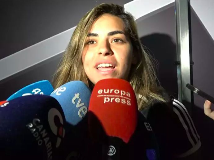 Misa Rodríguez condena los aplausos a Rubiales en la asamblea de la RFEF y dice que va con Hermoso 