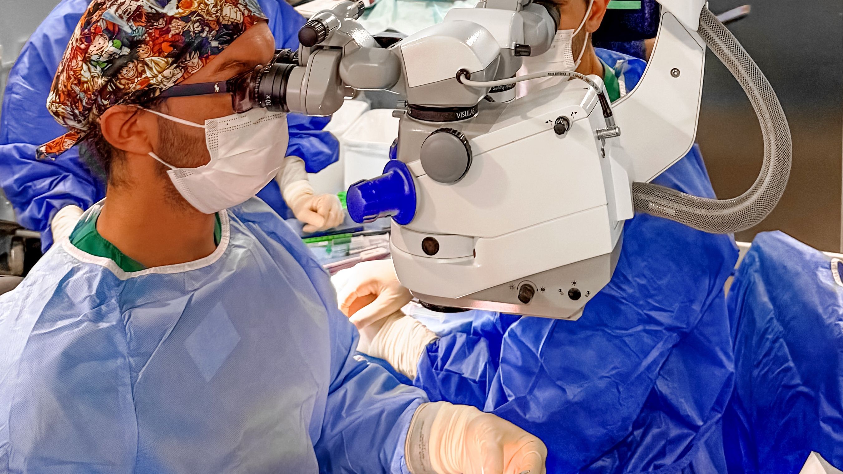 El Hospital Doctor Negrín realiza por vez primera un trasplante corneal lamelar