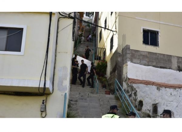 Una mujer fallece y un hombre está herido de gravedad tras producirse una explosión en una casa de Gran Canaria
