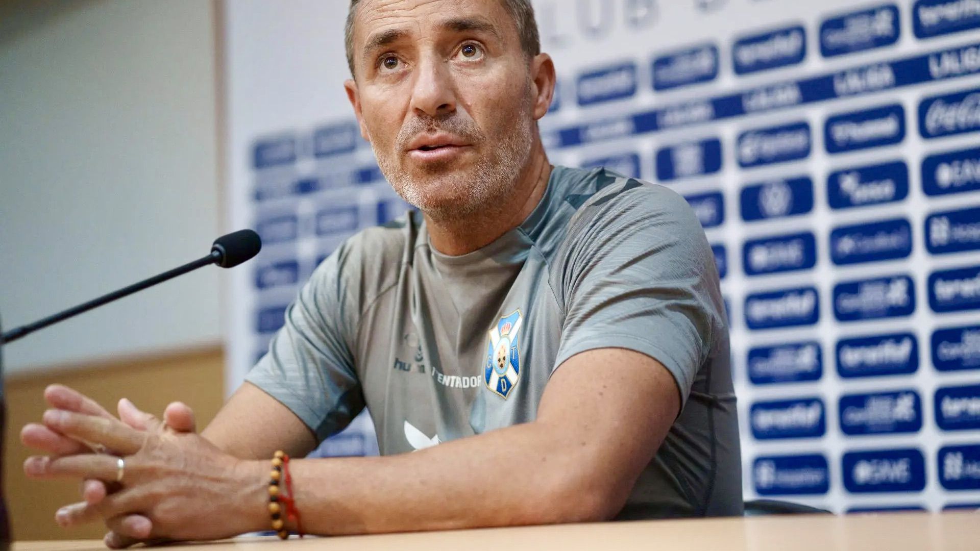 El CD Tenerife destituye al entrenador Óscar Cano