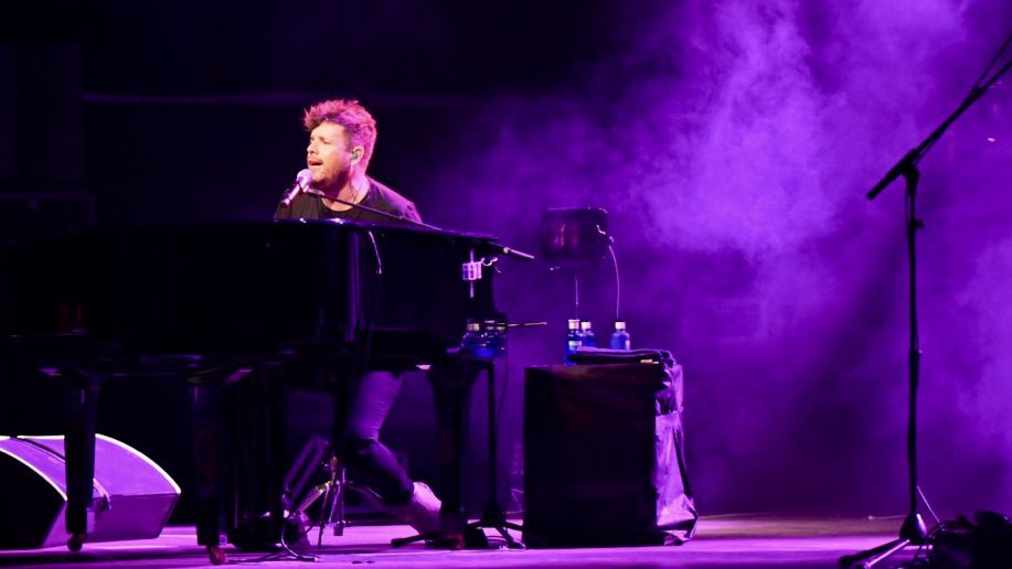 Pablo López inicia su gira llena de éxitos en el Gran Canaria Arena