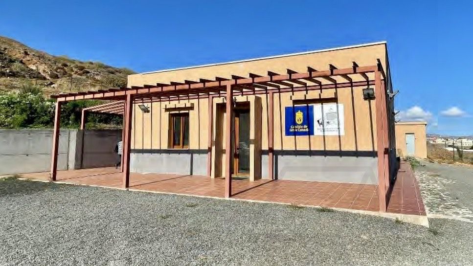 El Cabildo acondiciona aseos para personas ostomizadas en recintos insulares