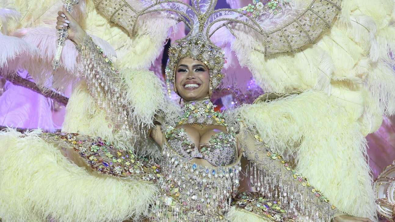 Coral Gutiérrez se corona Reina del Carnaval de 