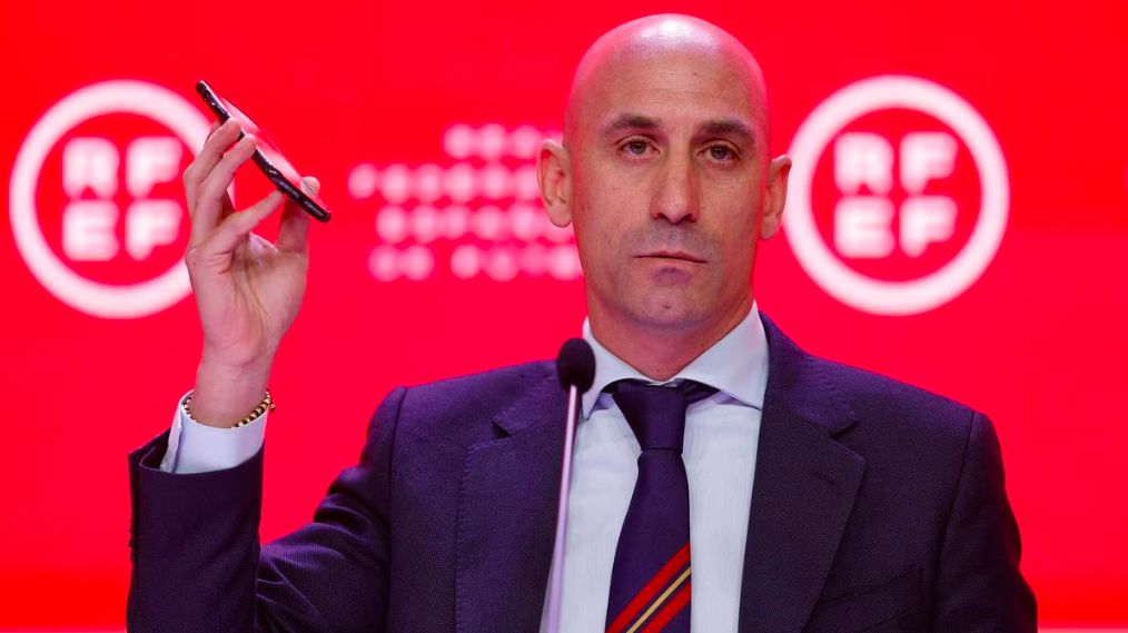 Rubiales dimite y se desliga de la RFEF