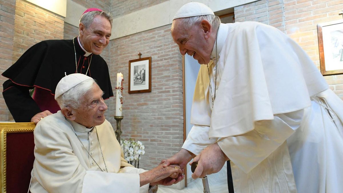 El Vaticano confirma «un agravamiento» de las condiciones de salud de Benedicto XVI