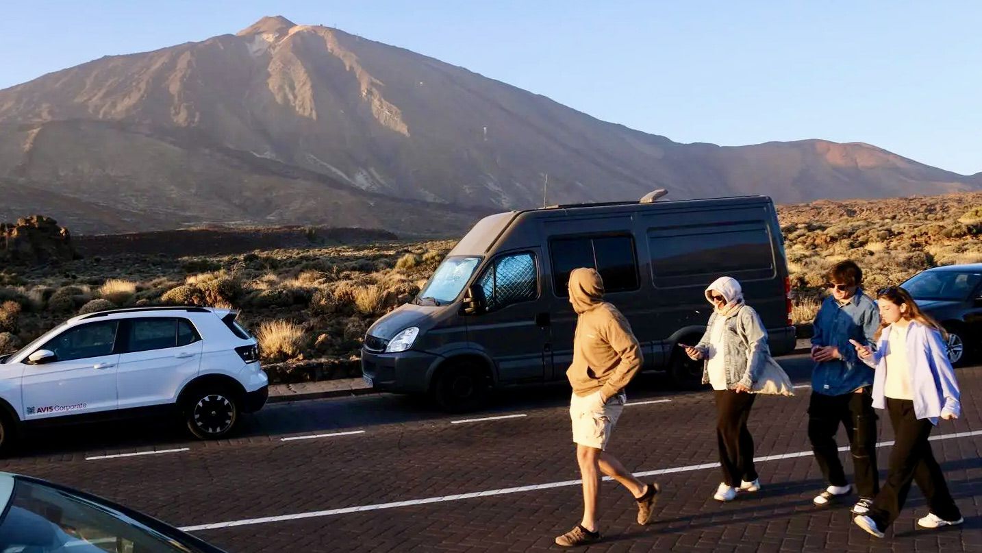 El ascenso a la cumbre del Teide tendrá un cupo diario de 300 personas con petición previa