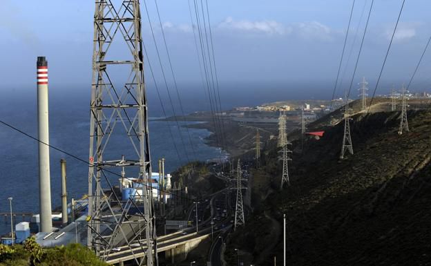 El precio del MWh alcanza hoy martes los 303,07 euros de media 