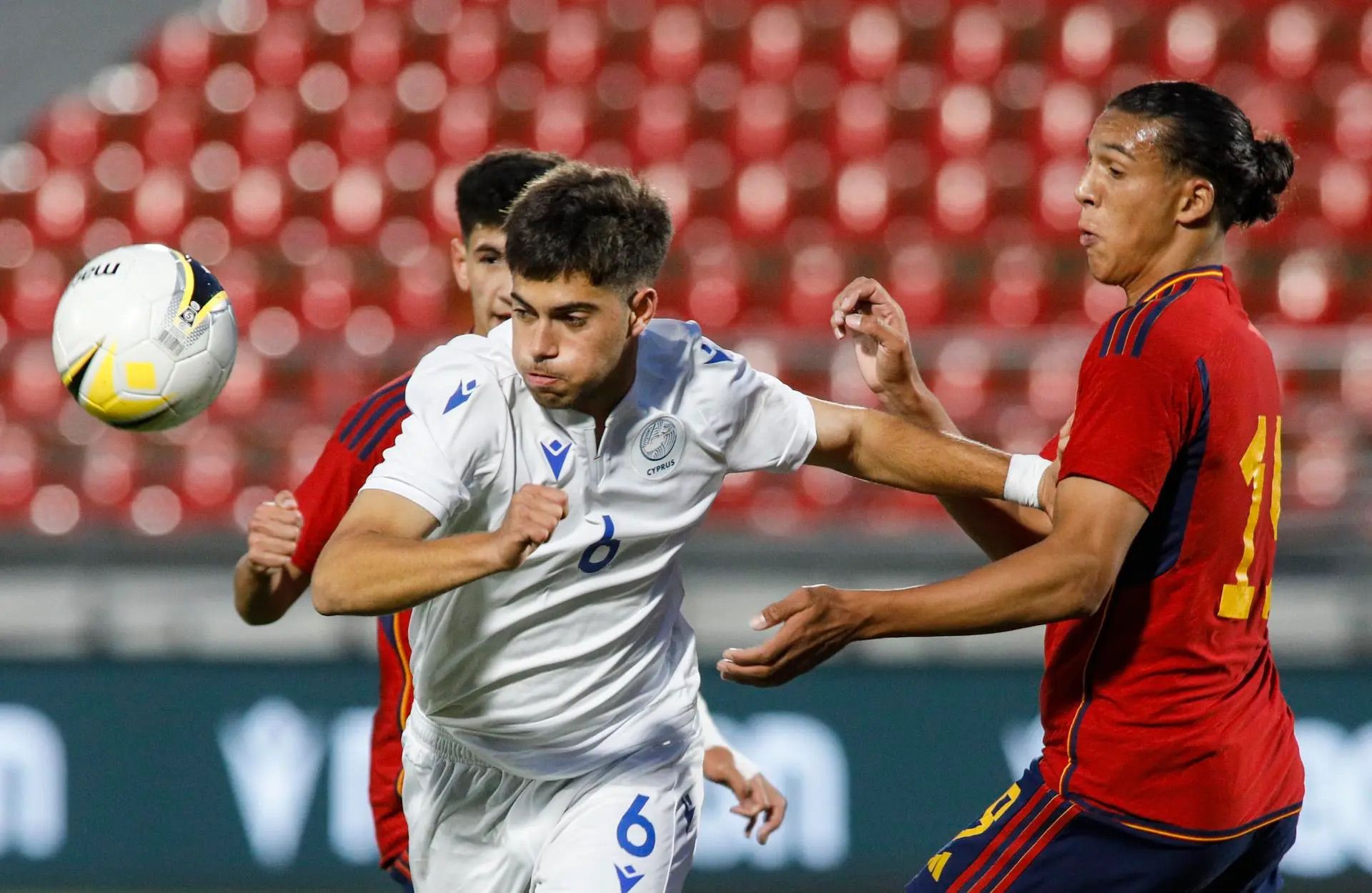 El delantero Yanis Senhadji procedente del Betis jugará cedido en el CD Tenerife